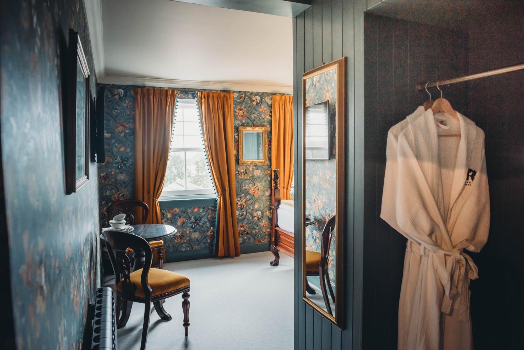 Отель Roslyn House Тобермори Экстерьер фото